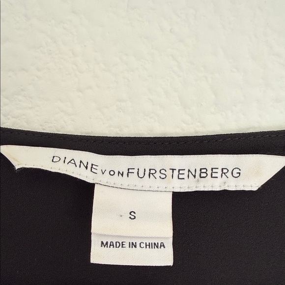 Diane Von Furstenberg Black Short-Sleeve V-Neck Tee - Picture 2 of 5